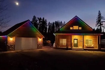 Outdoor Lakewood christmas lights to music in WA near 98499